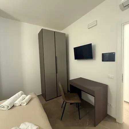 בית הארחה Chiara 2 קאירו מונטנוטה